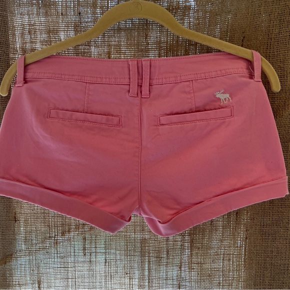 Abercrombie & Fitch 00 Pink khaki shorts - Picture 2 of 2